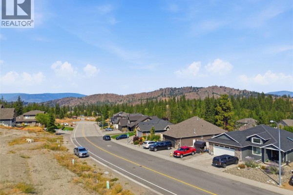 2045 Hugh Allan Drive, Kamloops, BC  Photo 5