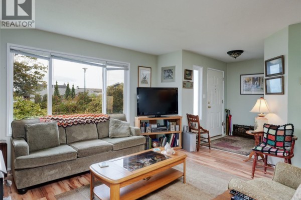 Bedroom - 2045 Winmeadow Pl, Sidney, BC V8L4S3 Photo 5
