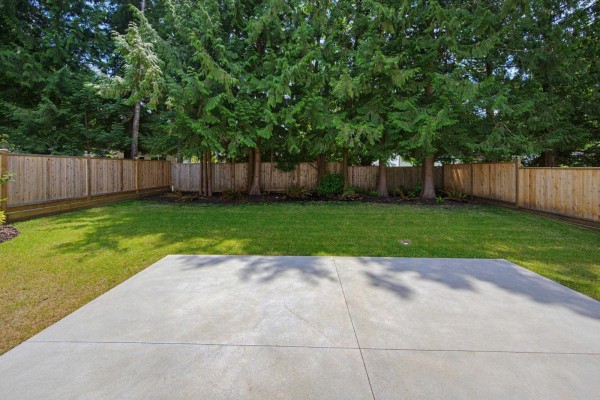 20452 46a Avenue, Langley, BC V3A3J8 Photo 4
