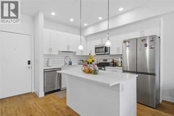 2046 Robson Place Unit# 216, Kamloops, BC, photo 2