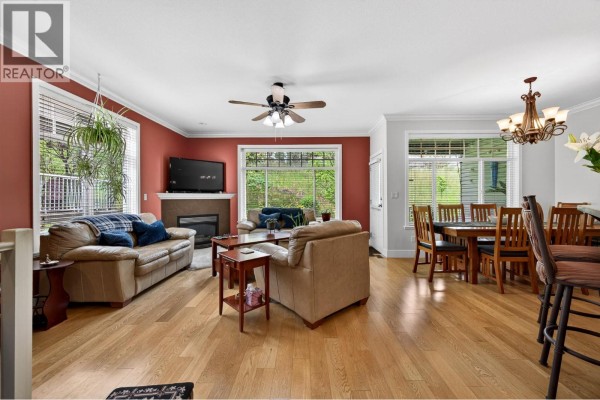 2046 Robson Place Unit# 4, Kamloops, BC, photo 3