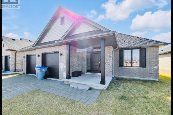 2047 Lockwood Crescent, Strathroy Caradoc, ON, photo 3
