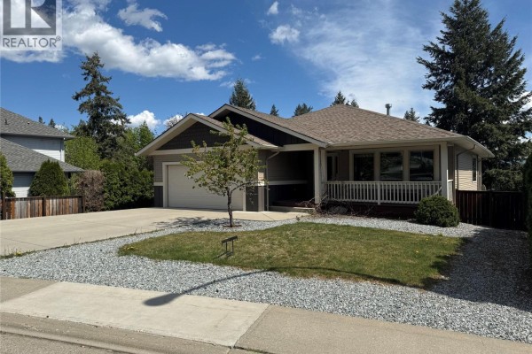 2049 Skyview Crescent, Lumby, BC, photo 2