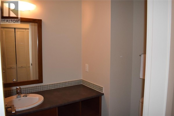 Primary Bedroom - 2049 Summit Drive Unit# 414d Lot# 34, Panorama, BC V0A1T0 Photo 5