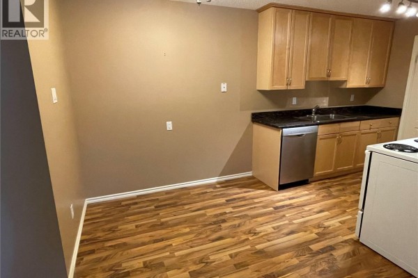 Kitchen - 204a1 1121 Mckercher Drive, Saskatoon, SK S7H5B8 Photo 2
