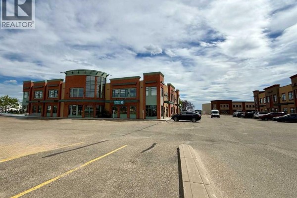 205, 10605 West Side Drive, Grande Prairie, AB, photo 2