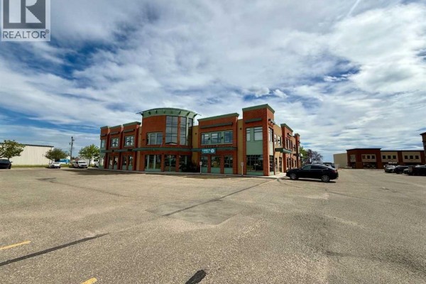 205, 10605 West Side Drive, Grande Prairie, AB, photo 3