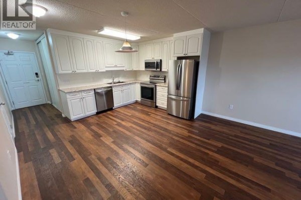205, 228 Pembina Avenue, Hinton, AB, photo 3