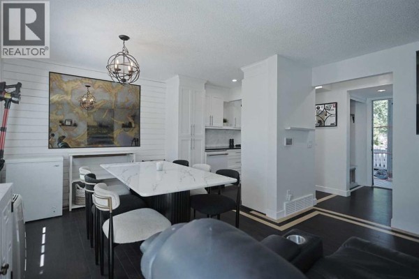 Living room - 205, 310 Falconridge Crescent Ne, Calgary, AB T3J1H4 Photo 3