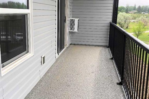 205, 499b Meadow Lake Court  E, Brooks, AB T1R0Y7 Photo 5