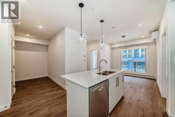4pc Bathroom - 205, 8370 Broadcast Avenue Sw, Calgary, AB T3H6L3 Photo 3