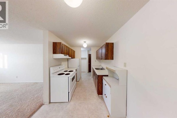 205, 9656 Hillcrest Drive, Grande Prairie, AB T8V1B1 Photo 3