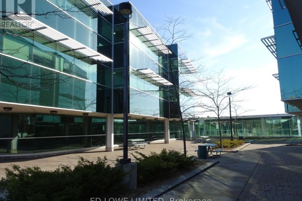 205 - 1 Quarry Ridge Road, Barrie, ON L4M1L2 Photo 3