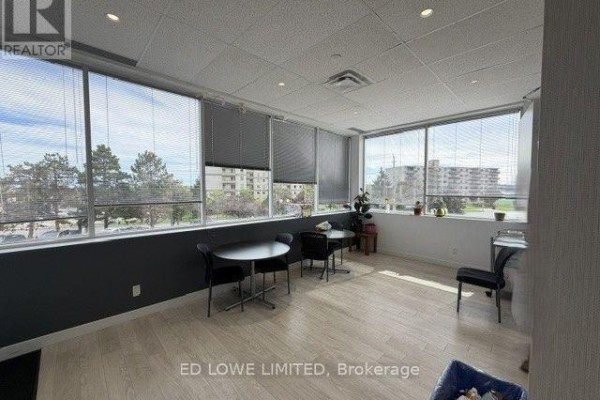 205 - 128 Wellington Street W, Barrie, ON L4N1K9 Photo 4