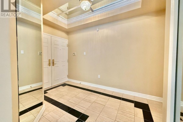 205 - 1480 Riverside Drive, Ottawa, ON K1G5H2 Photo 2