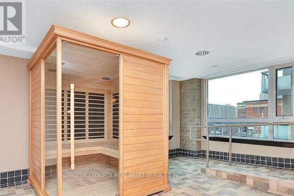205 - 200 Besserer Street, Ottawa, ON K1N0A7 Photo 4