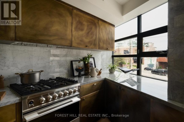 Kitchen - 205 - 295 Davenport Road, Toronto, ON M5R1K5 Photo 4
