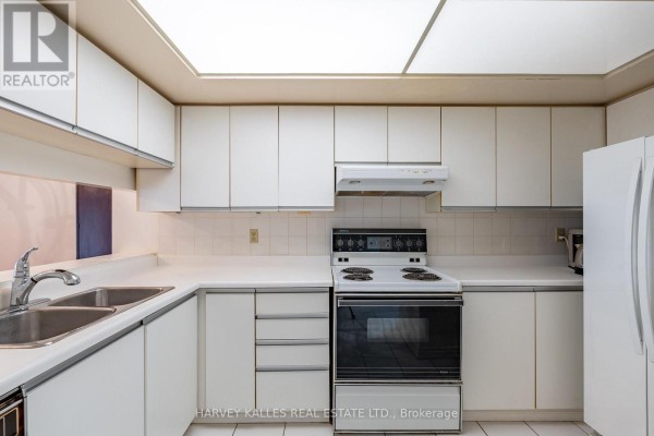 205 - 5 Kenneth Avenue, Toronto, ON, photo 3
