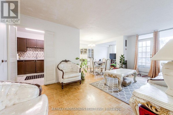 Primary Bedroom - 205 - 5 Shady Golfway, Toronto, ON M3C3A5 Photo 5