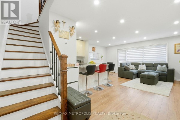 205 - 5877 Bathurst Street, Toronto, ON M2R1Y7 Photo 5