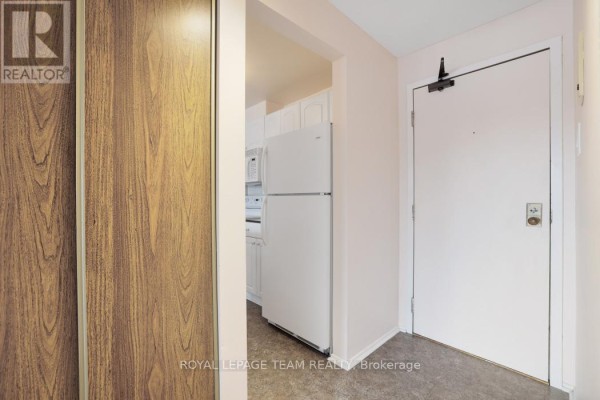 205 - 6532 Bilberry Drive, Ottawa, ON, photo 3