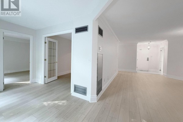 Primary Bedroom - 205 - 75 York Mills Road, Toronto, ON M5P2E7 Photo 5