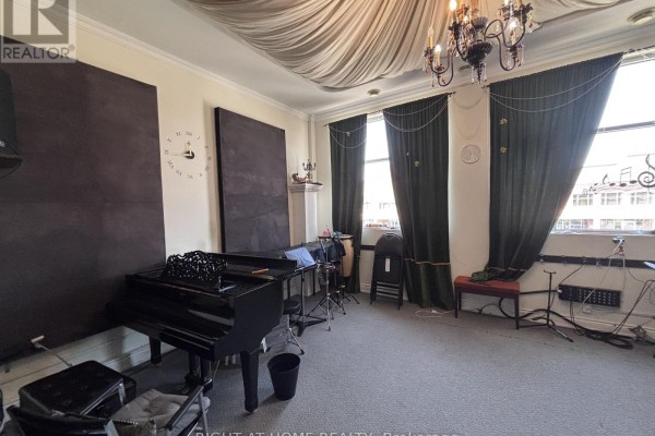 205 - 8791 Woodbine Avenue, Markham, ON L3R0P4 Photo 2