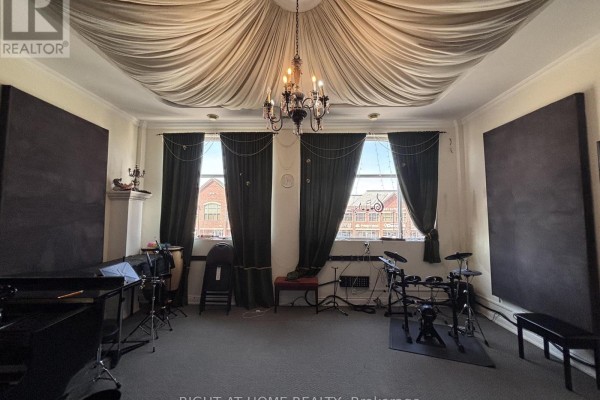 205 - 8791 Woodbine Avenue, Markham, ON L3R0P4 Photo 3