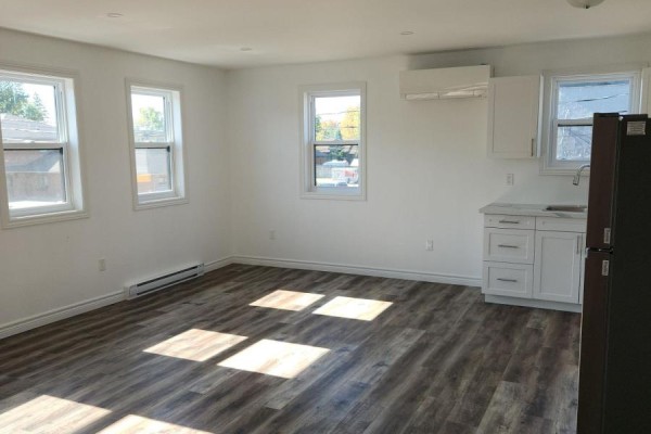 205 - 9 Queen Street W, Springwater, ON L0L1P0 Photo 4