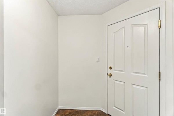 #205 10511 42 Av Nw, Edmonton, AB T6J7G8 Photo 5