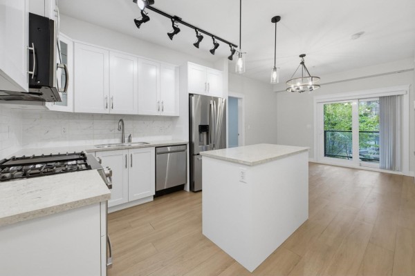 205 11077 Ravine Road, Surrey, BC V3T3X5 Photo 5