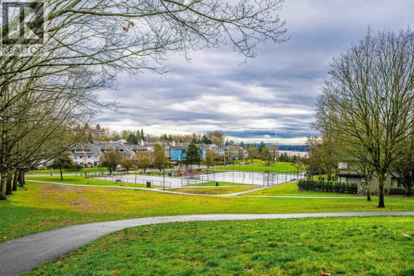 205 11595 Fraser Street, Maple Ridge, BC V2X0X7 Photo 4