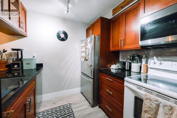 205 1270 Robson Street, Vancouver