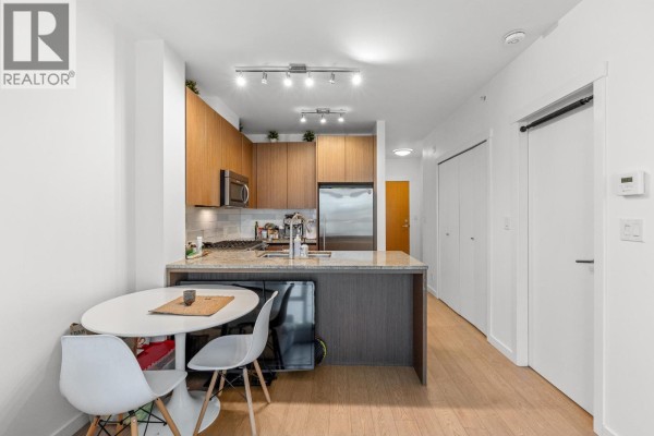 205 135 W 2nd Street, North Vancouver, BC V7M0C5 Photo 5