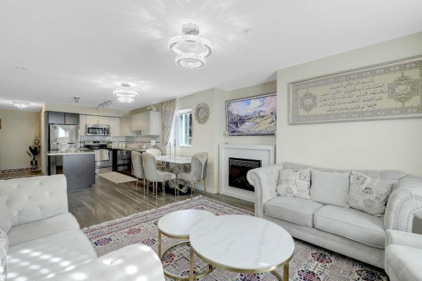 205 14960 102a Avenue, Surrey, BC V3R6A3 Photo 5