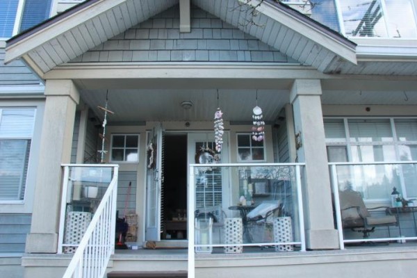 205 15621 Marine Drive, White Rock, BC V4B1E1 Photo 2