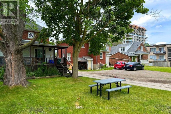 205-209 Erb Street W, Waterloo, ON N2L1V6 Photo 5