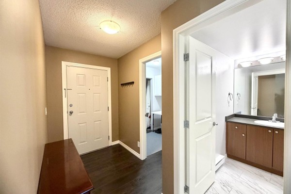 205 2581 Langdon Street, Abbotsford, BC V2T7A3 Photo 3