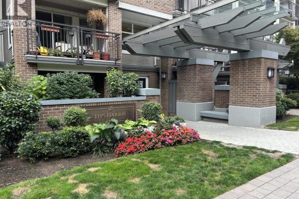 205 4768 Brentwood Drive, Burnaby, BC V5C0C7 Photo 2