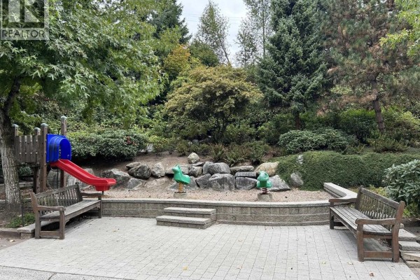 205 4768 Brentwood Drive, Burnaby, BC V5C0C7 Photo 3