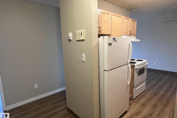 Primary Bedroom - #205 51 Brown St, Stony Plain, AB T7Z1P2 Photo 4