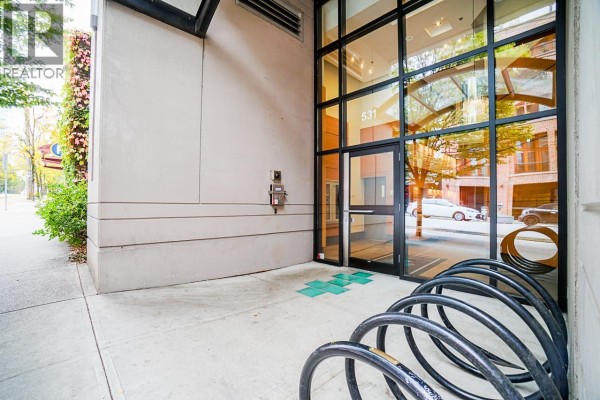 205 531 Beatty Street, Vancouver, BC V6B0C5 Photo 3