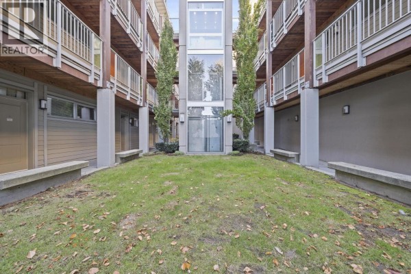 205 5388 Grimmer Street, Burnaby, BC V5H0B9 Photo 4