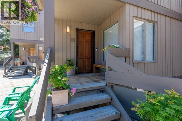 205 6117 Eagle Drive, Whistler, BC V0N1B6 Photo 4