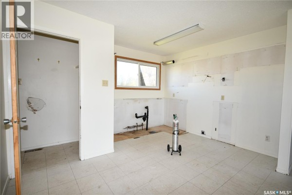 Living room - 205 6th Avenue N, Big River, SK S0J0E0 Photo 2