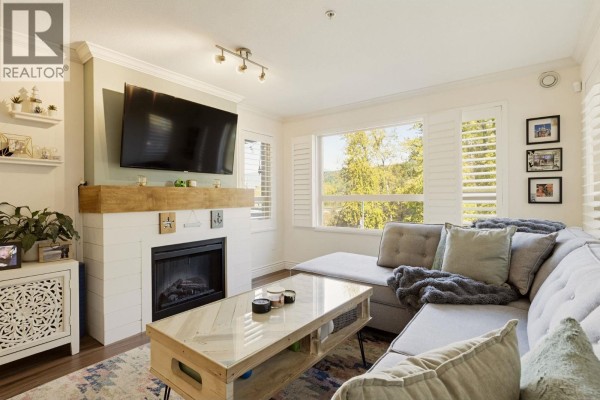 205 700 Klahanie Drive, Port Moody, BC V3H5L3 Photo 5