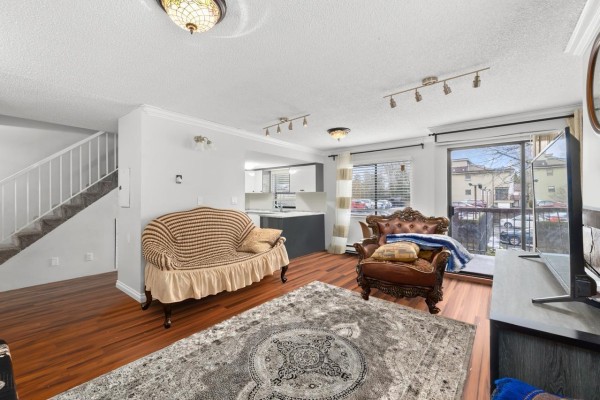 205 7119 133 Street, Surrey, BC V3W7Z6 Photo 4