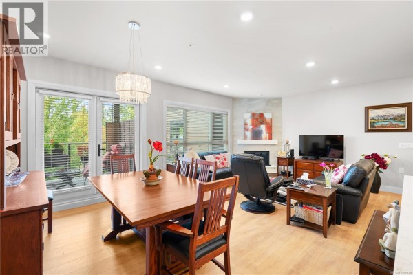 Kitchen - 205 741 Travino Lane, Saanich, BC V8Z0G3 Photo 3