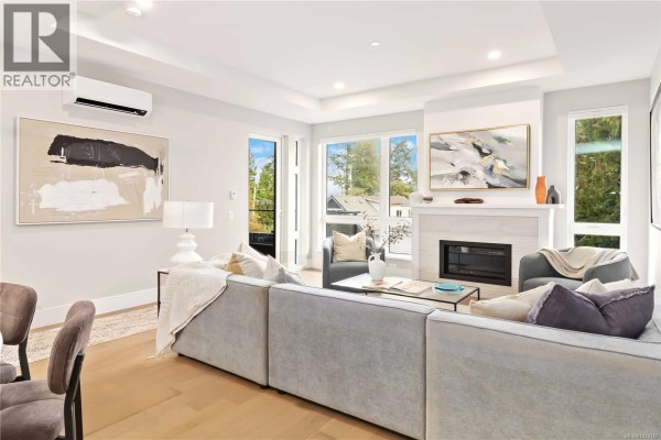Dining room - 205 990 Doumac Ave, Saanich, BC V8Y1M4 Photo 5