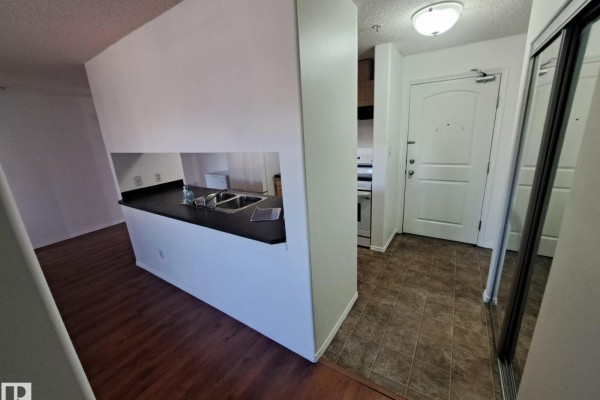 #205 9910 107 St, Morinville, AB, photo 2